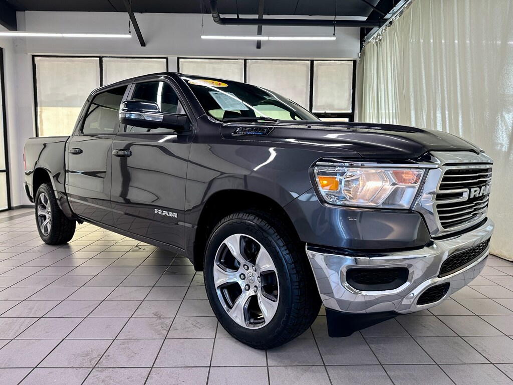 2024 Ram 1500 Laramie photo 3