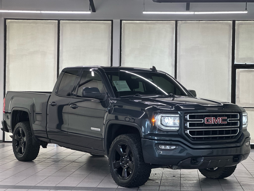 2017 GMC Sierra 4WD Double Cab Standard Box's photo
