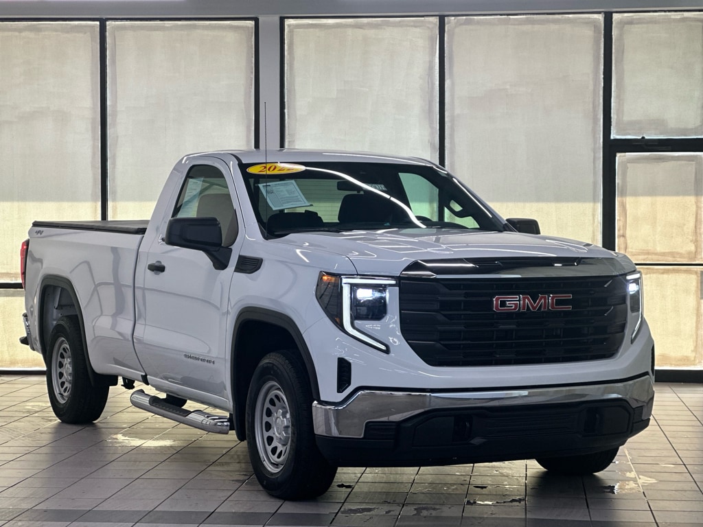 2022 GMC Sierra 4WD Regular Cab Standard Box Pro's photo