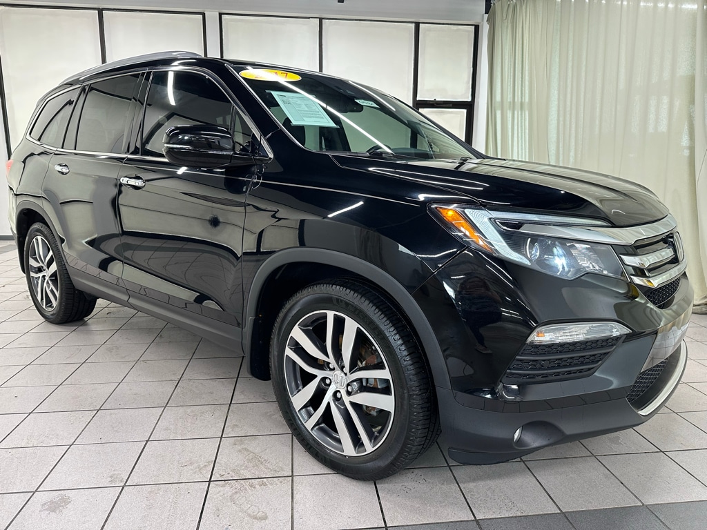 Used 2017 Honda Pilot Elite with VIN 5FNYF6H02HB058228 for sale in De Motte, IN