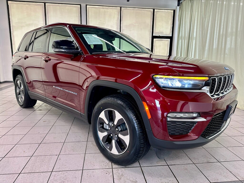 2023 Jeep Cherokee 4xe photo 3