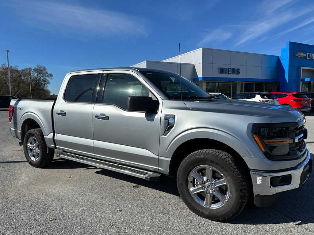 2025 Ford F-150 XLT photo 2