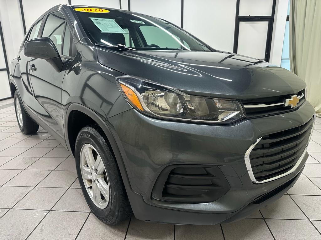 Used 2020 Chevrolet Trax LS with VIN 3GNCJNSB4LL165523 for sale in De Motte, IN
