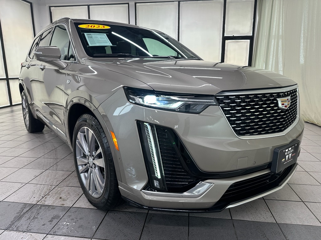 Used 2023 Cadillac XT6 Premium Luxury with VIN 1GYKPDRS9PZ185066 for sale in Demotte, IN