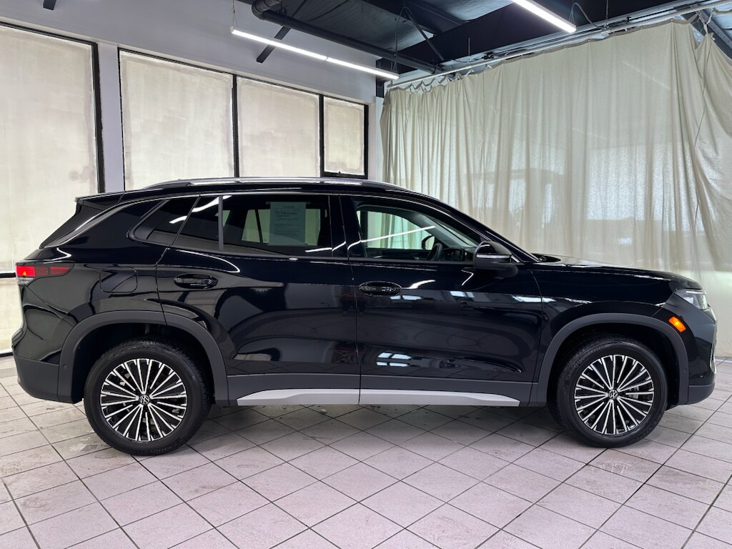 Used 2025 Volkswagen Tiguan S SUV
