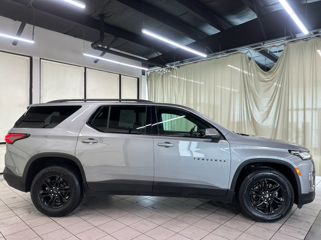 Used 2023 Chevrolet Traverse LS SUV