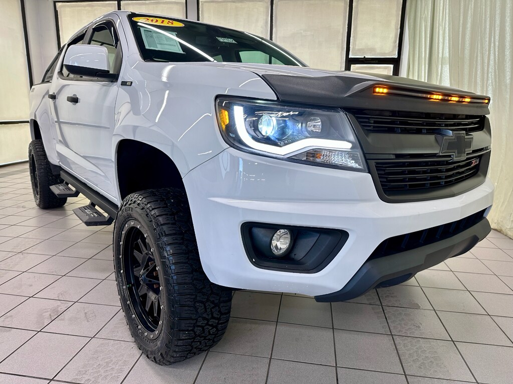 2018 Chevrolet Colorado Z71 photo 2