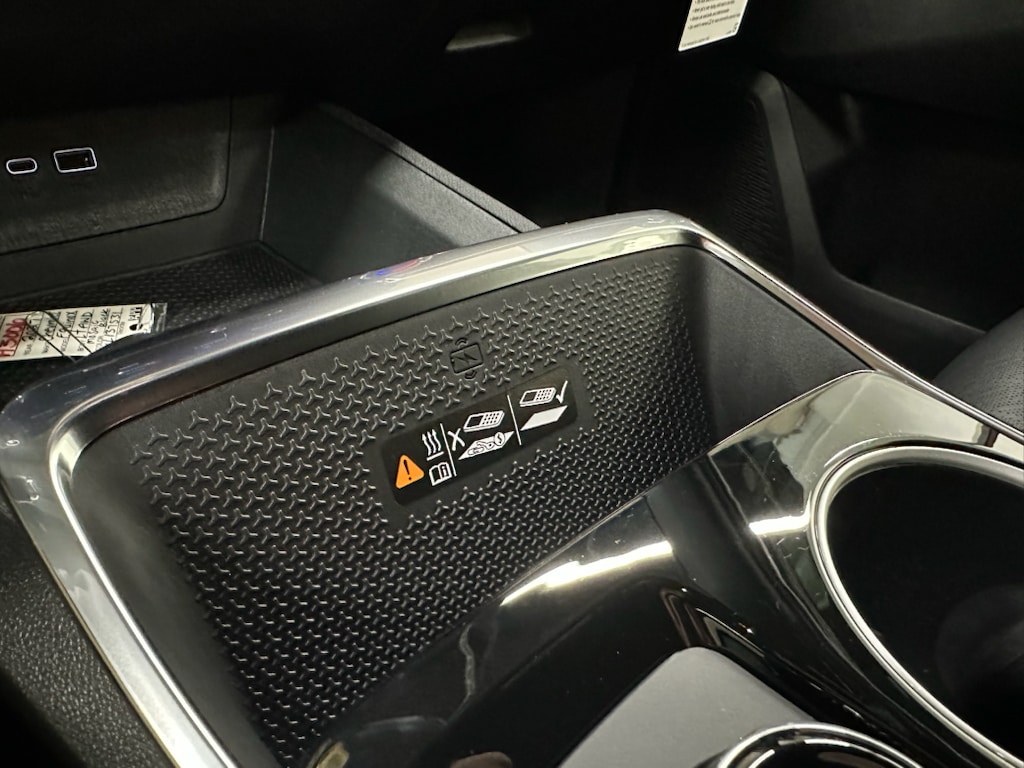 2027 Chevrolet Equinox LT - Photo 36