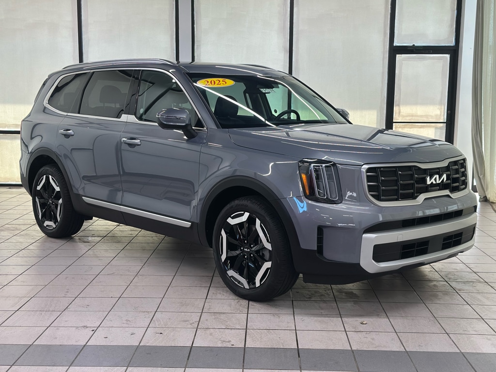 2025 Kia Telluride S's photo