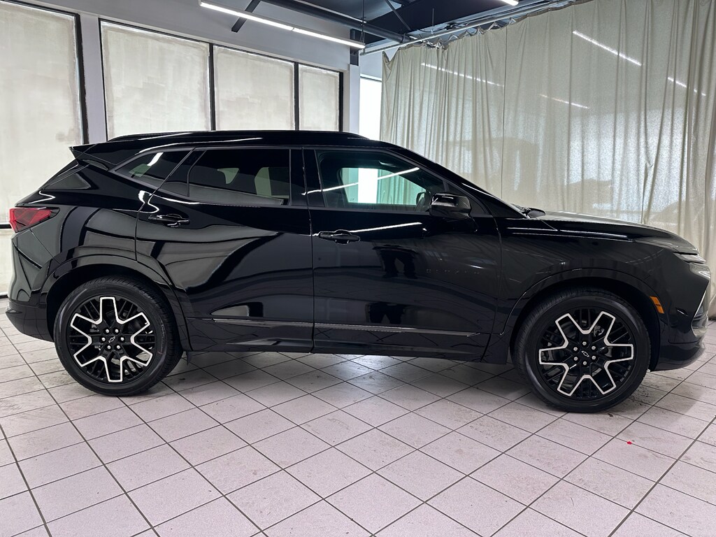 2026 Chevrolet Blazer RS photo 3