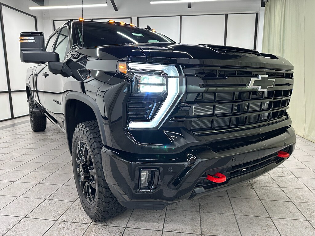 2026 Chevrolet Silverado 2500HD LTZ photo 2