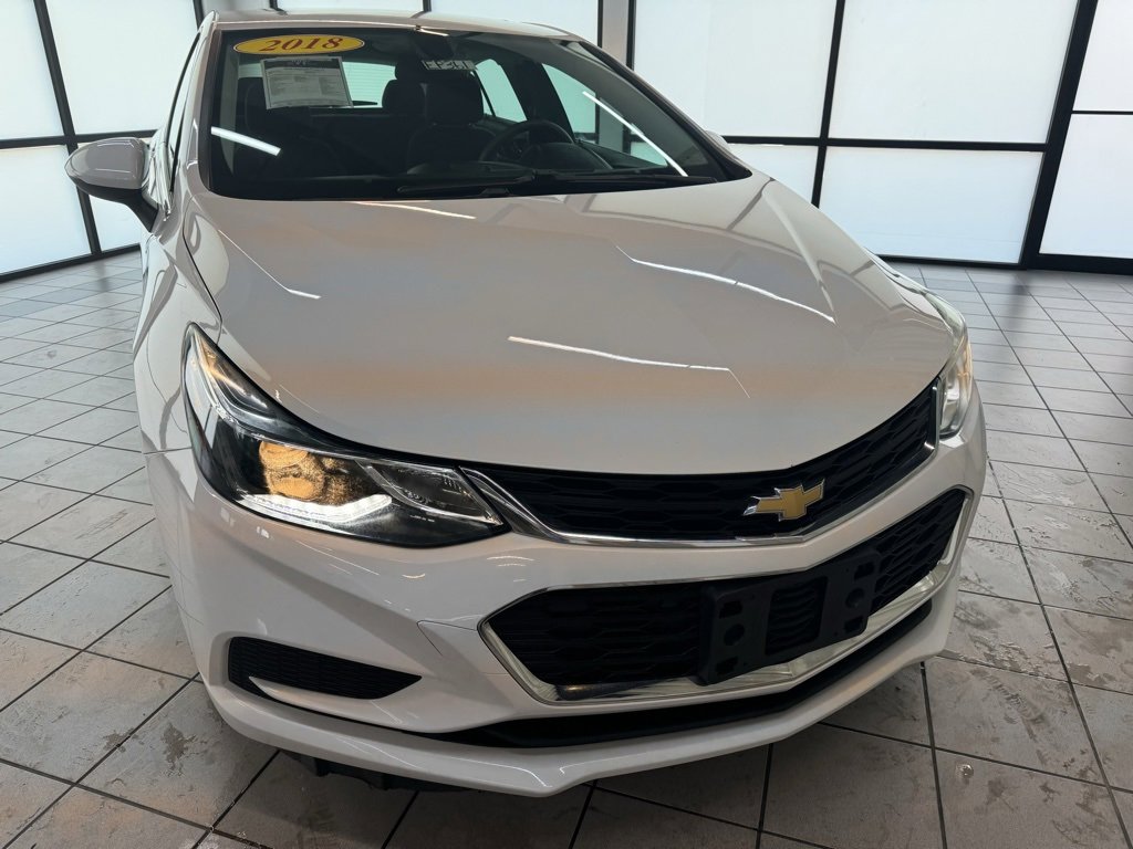 Used 2018 Chevrolet Cruze LT with VIN 3G1BE6SM5JS651365 for sale in Demotte, IN