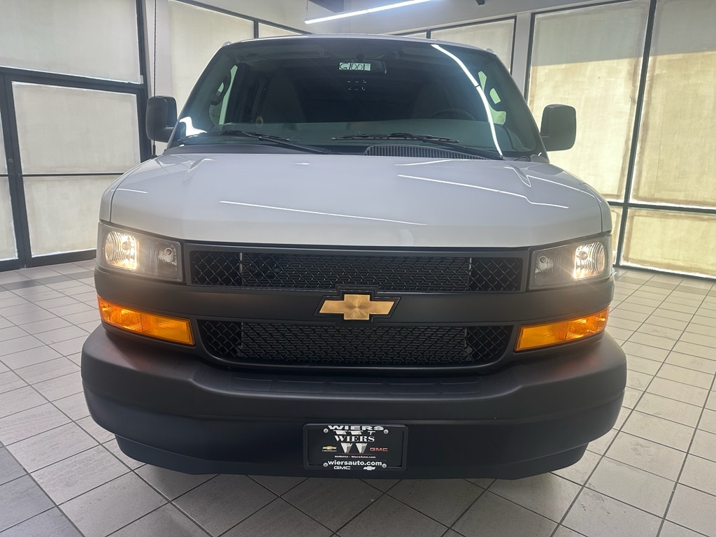 2026 Chevrolet Express Cargo Work Van - Photo 13