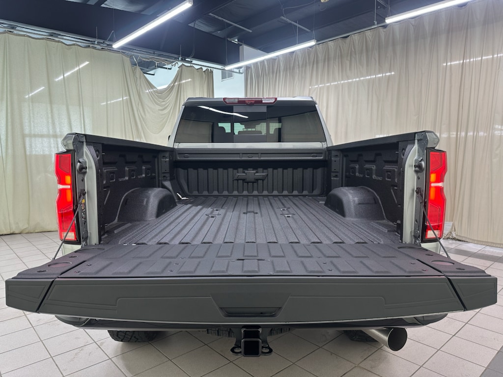 2026 Chevrolet Silverado 2500 HD ZR2 - Photo 8