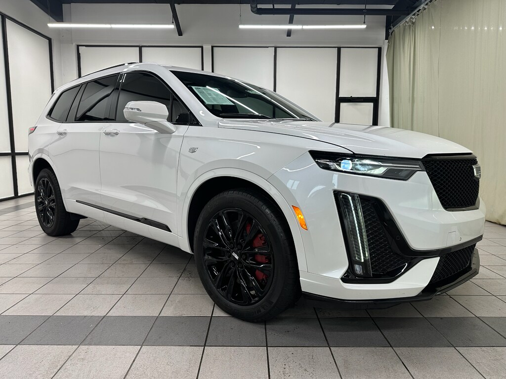 2023 Cadillac XT6 Sport photo 3