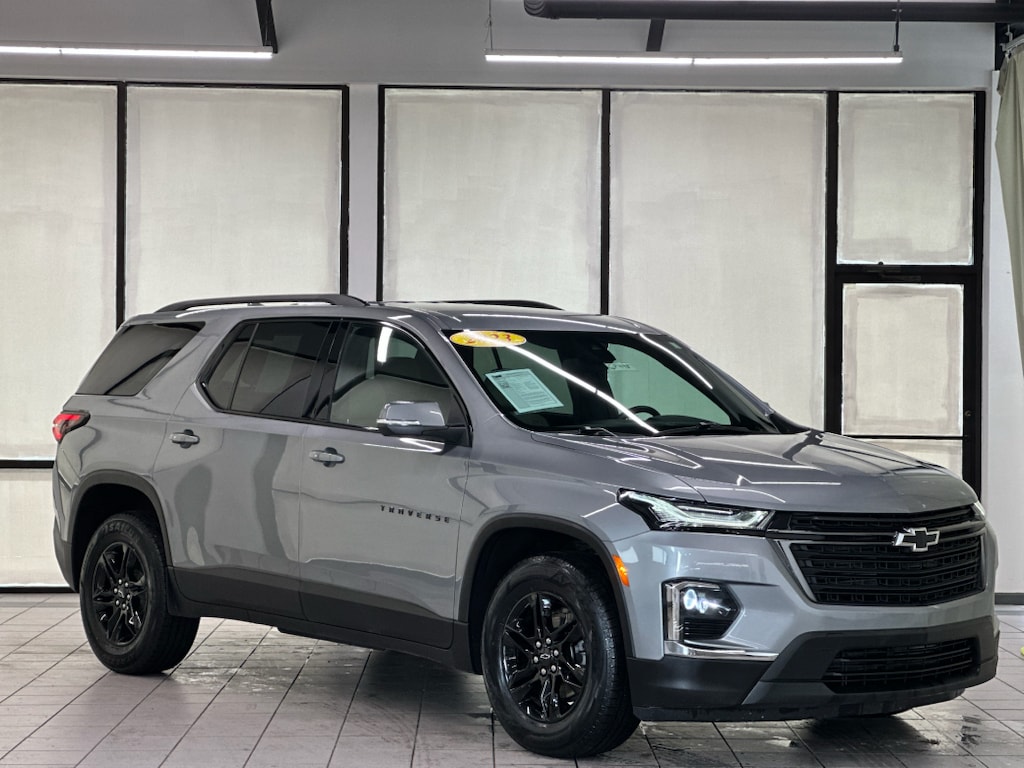 Used 2023 Chevrolet Traverse LS SUV