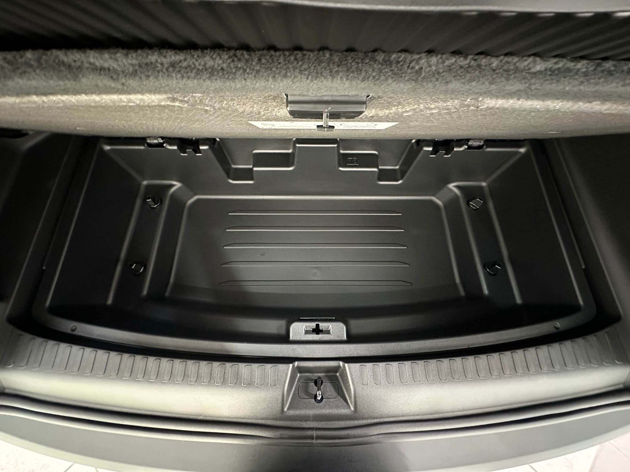 2027 Chevrolet Traverse Z71 - Photo 12