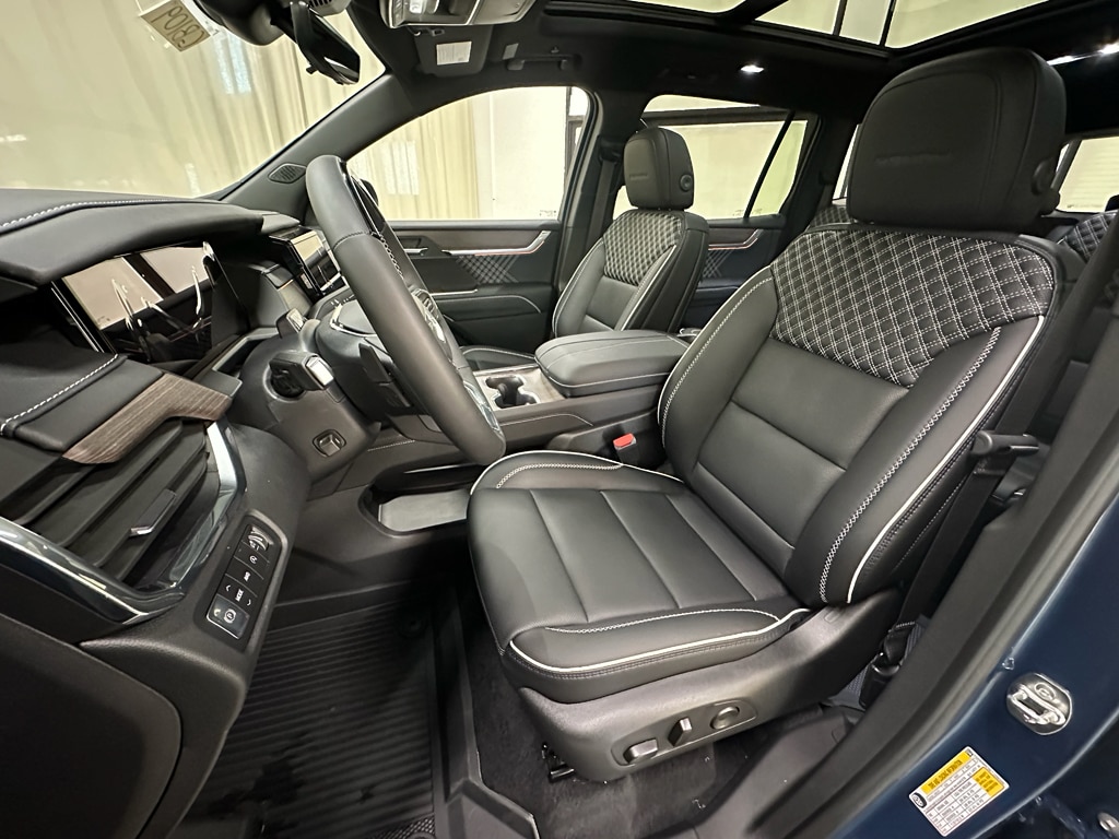 2026 GMC Acadia Denali - Photo 27