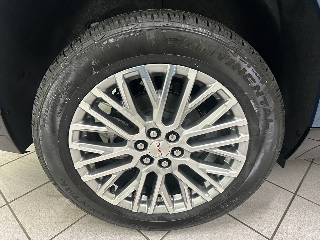 2026 GMC Acadia Denali - Photo 14