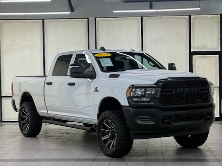 2024 Ram 2500 Tradesman Crew Cab 4x4 64 Box Truck