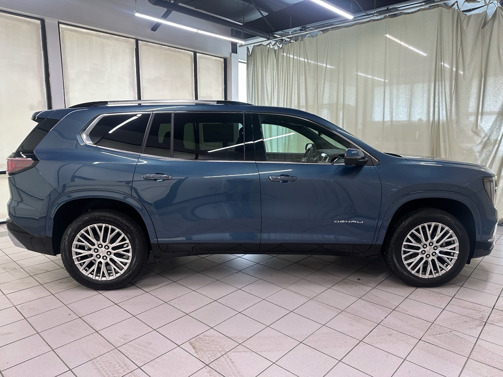 2026 GMC Acadia Denali - Photo 3