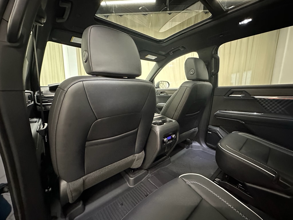 2026 GMC Acadia Denali - Photo 24