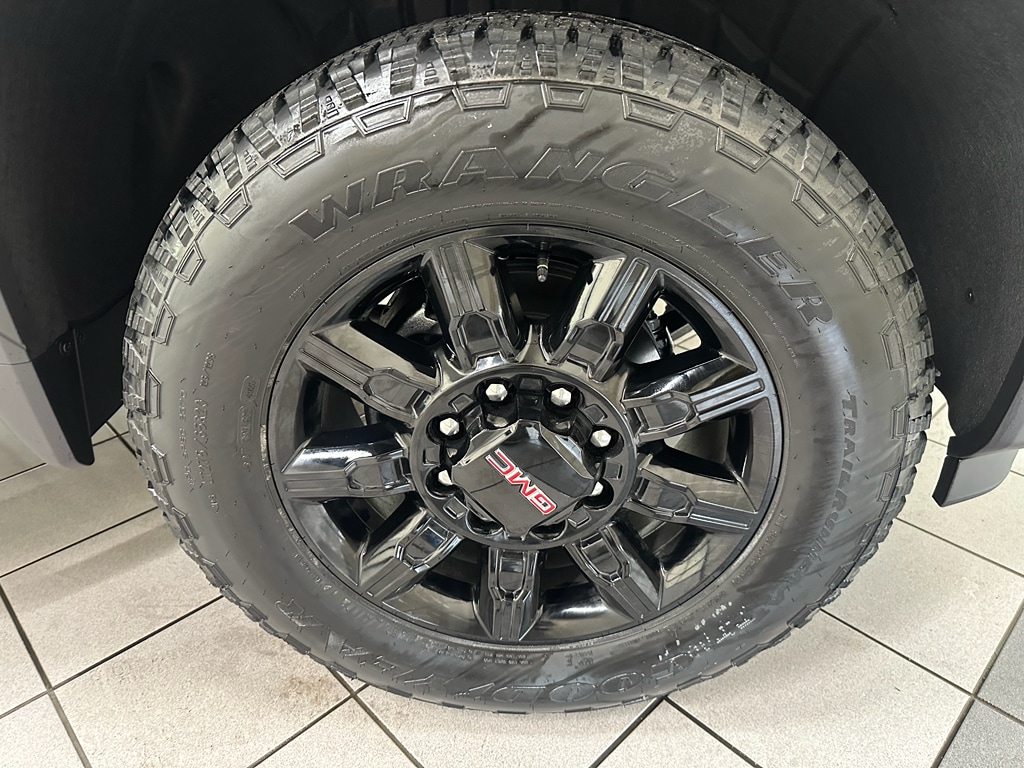 2026 GMC Sierra 2500HD AT4 - Photo 17