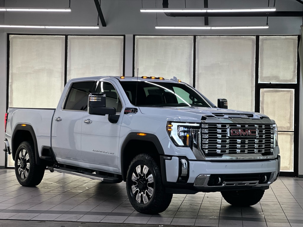 2026 GMC Sierra 4WD Crew Cab Standard Box Denali's photo