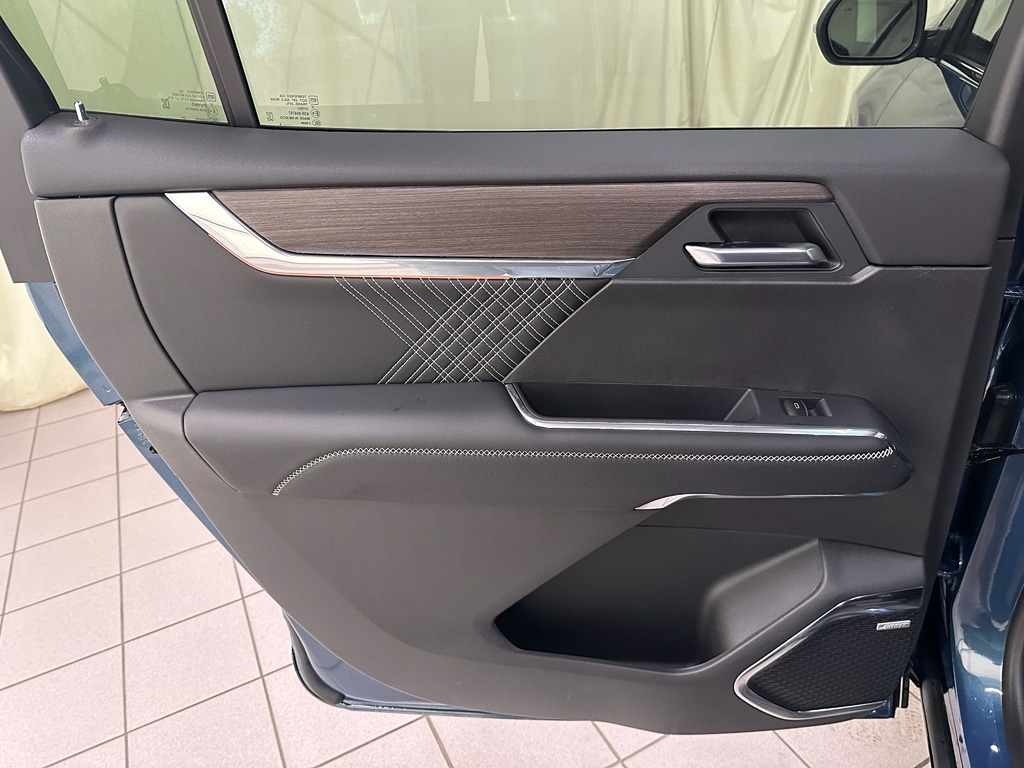 2026 GMC Acadia Denali - Photo 33