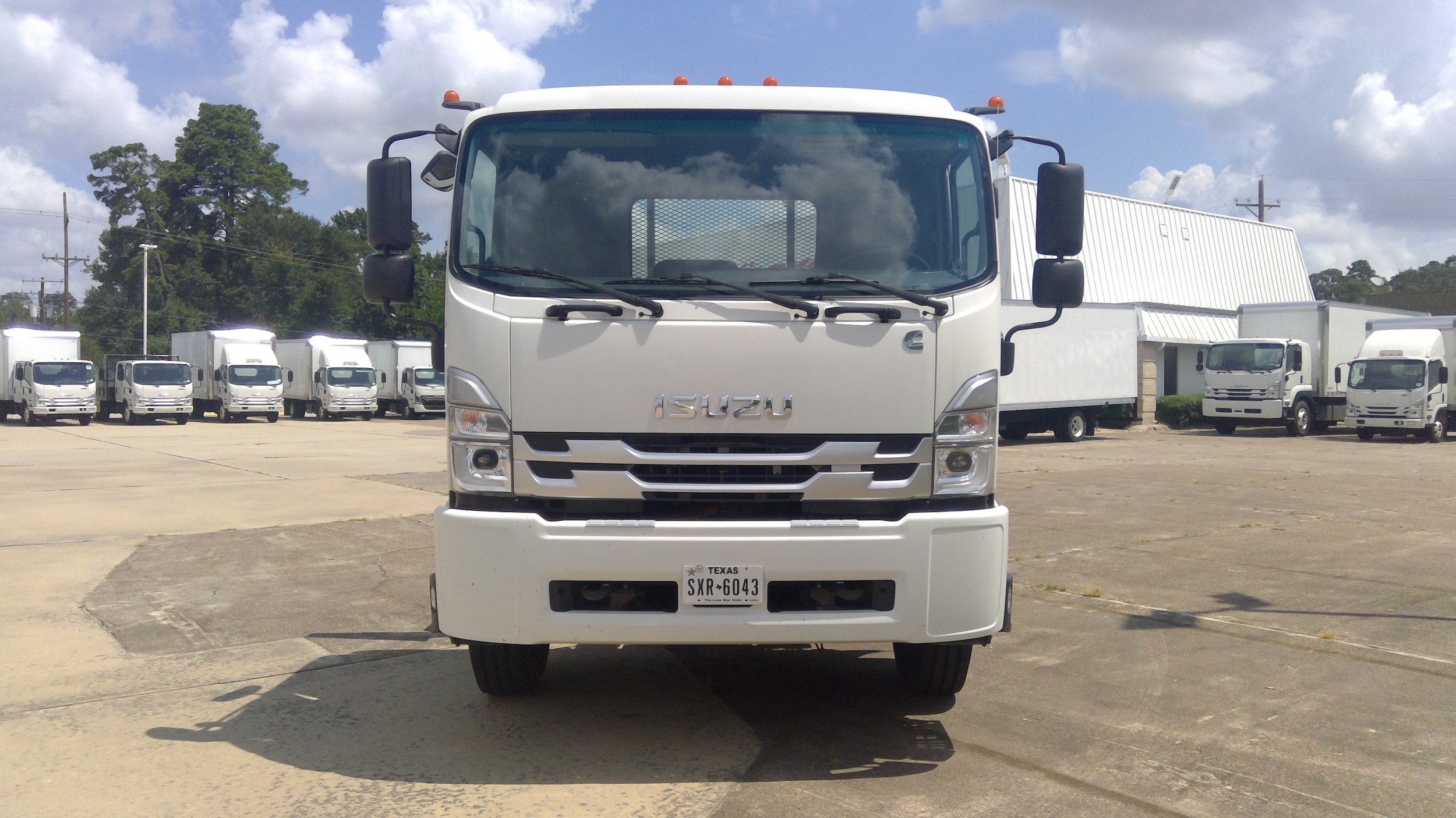 2024 Isuzu FTR's photo