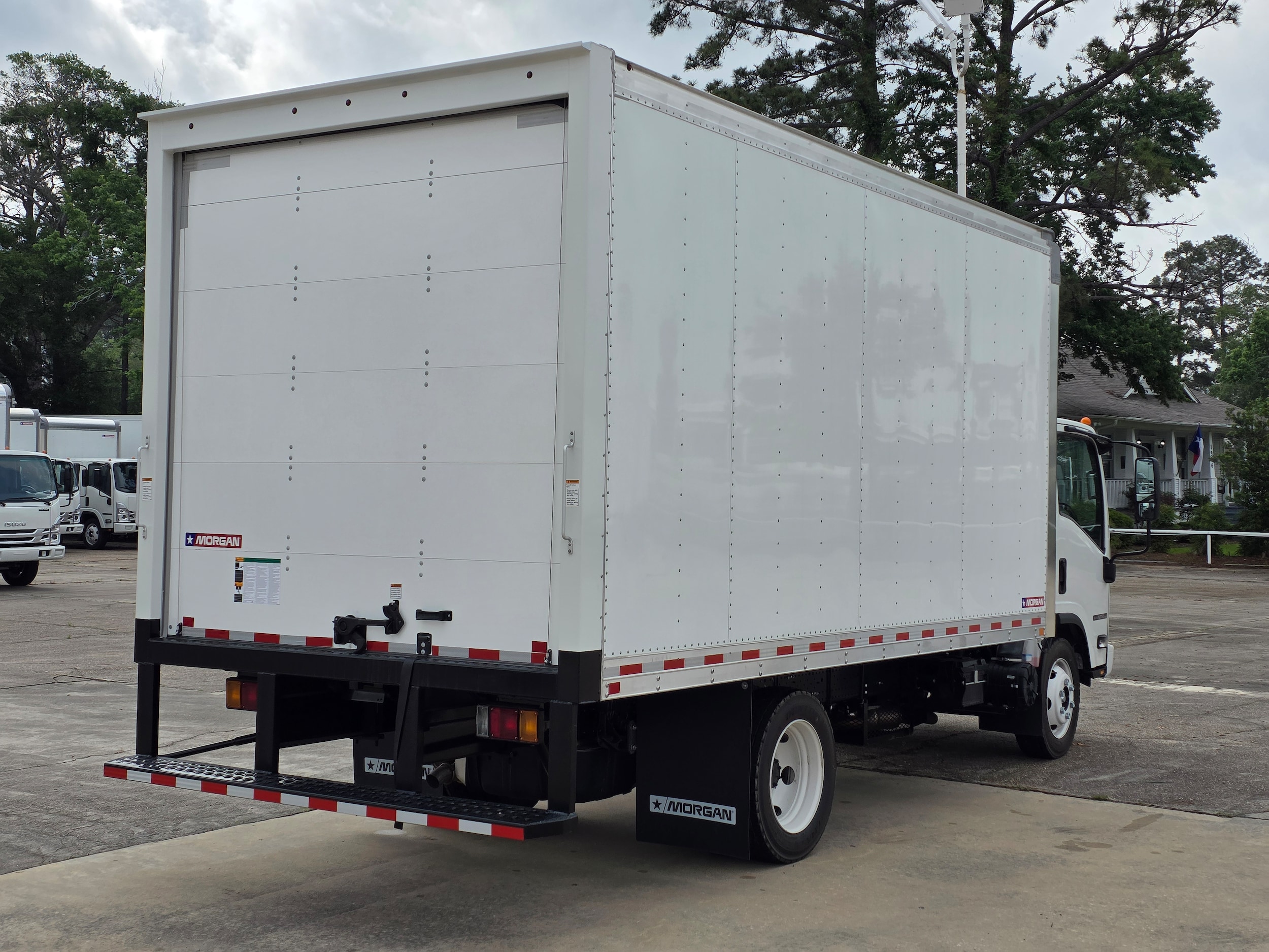 2024 Isuzu NPR HD - Photo 5