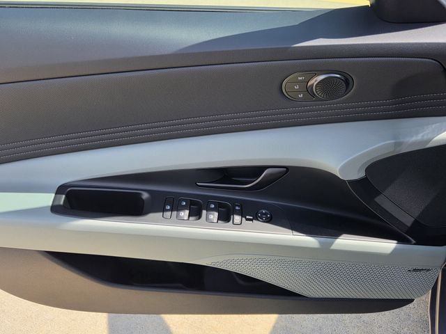2025 Hyundai Elantra Limited - Photo 41