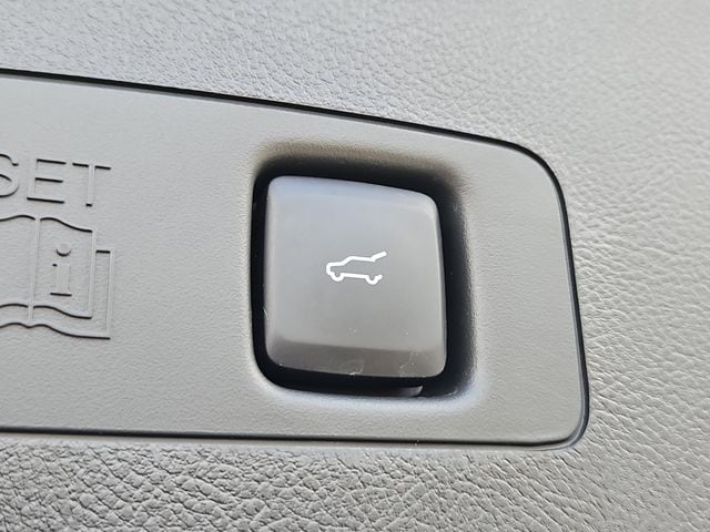 2025 Lincoln Corsair Premiere - Photo 16