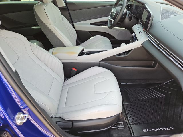 2022 Hyundai Elantra Limited - Photo 12