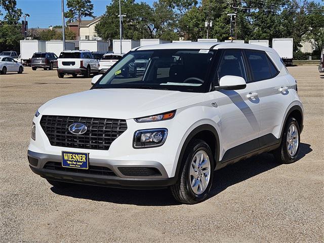 2026 Hyundai Venue SE's photo