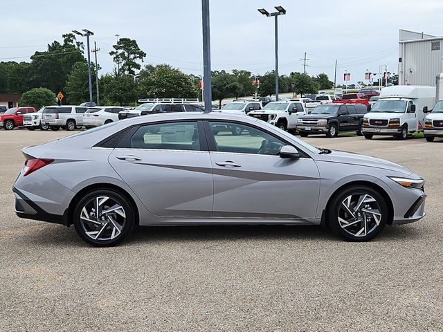 2025 Hyundai Elantra Limited - Photo 7