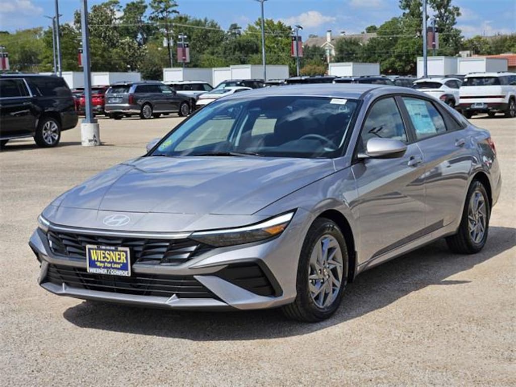 New 2025 Hyundai Elantra Hybrid Blue Sedan