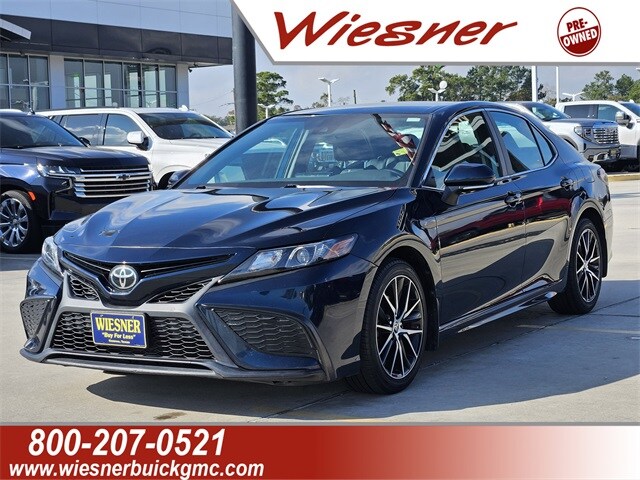 2021 Toyota Camry SE's photo