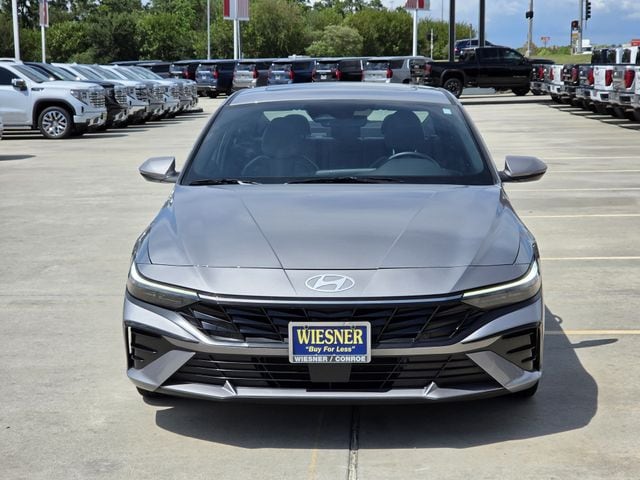 2025 Hyundai Elantra Limited - Photo 30