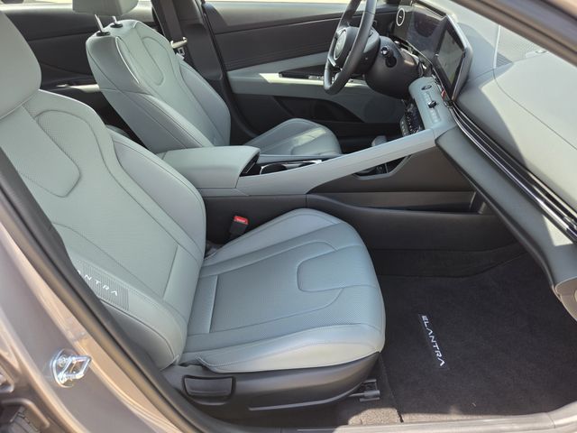 2025 Hyundai Elantra Limited - Photo 40