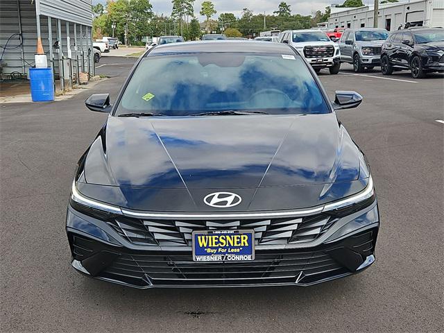 2026 Hyundai Elantra SEL Sport photo 2