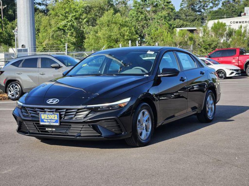 New 2026 Hyundai Elantra SE Sedan