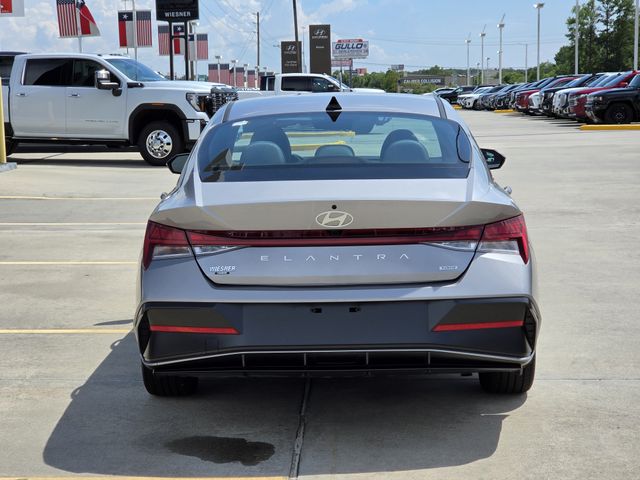2025 Hyundai Elantra Limited - Photo 34