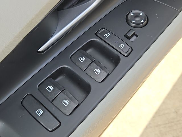 2022 Hyundai Elantra Limited - Photo 17
