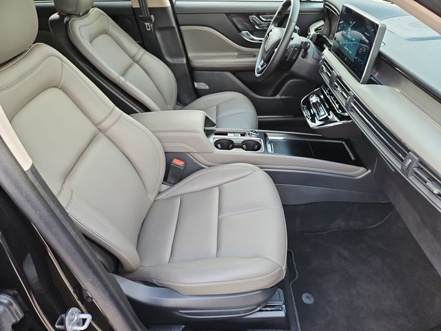 2025 Lincoln Corsair Premiere - Photo 11