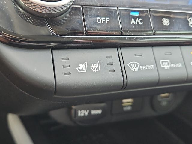 2022 Hyundai Elantra Limited - Photo 24