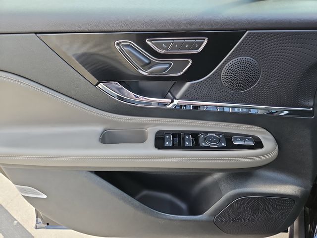 2025 Lincoln Corsair Premiere - Photo 12