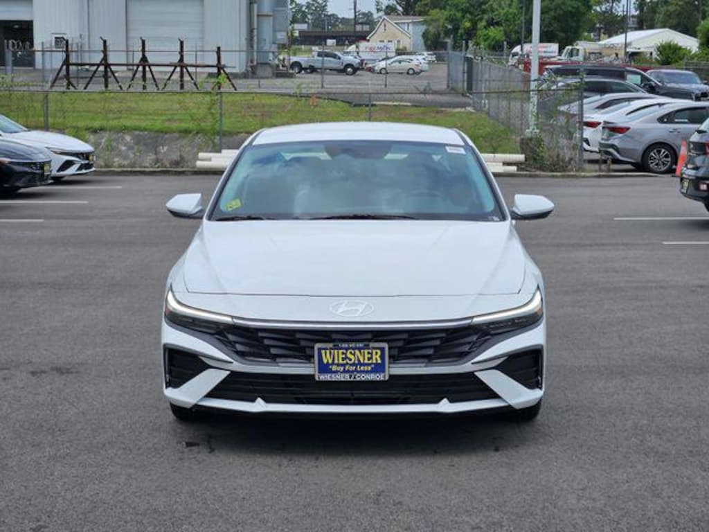 New 2026 Hyundai Elantra SE Sedan