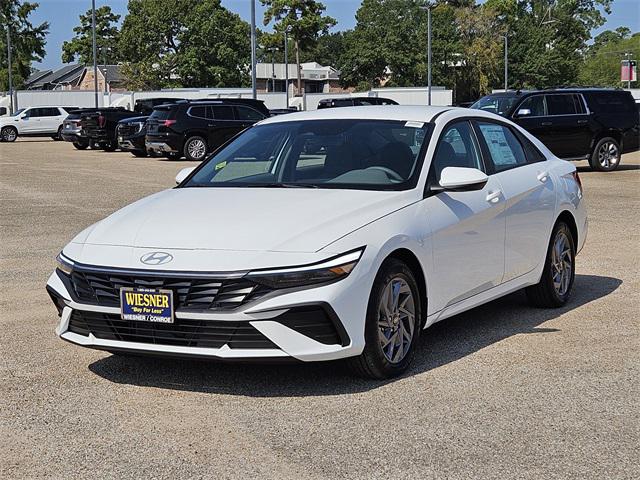 2025 Hyundai Elantra Blue's photo