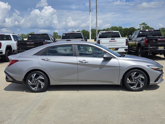 2025 Hyundai Elantra Limited - Photo 32